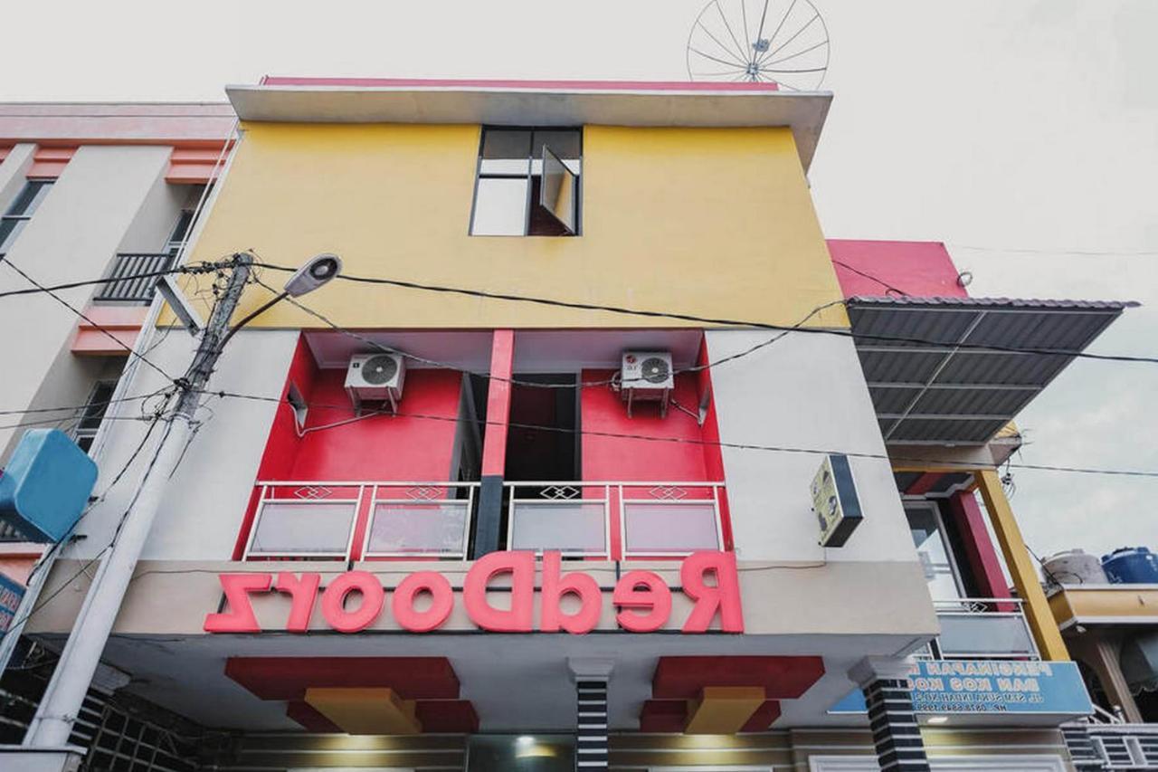 Hotel Reddoorz @ Jalan Stm Medan Exterior foto