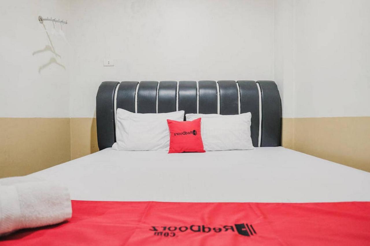 Hotel Reddoorz @ Jalan Stm Medan Exterior foto
